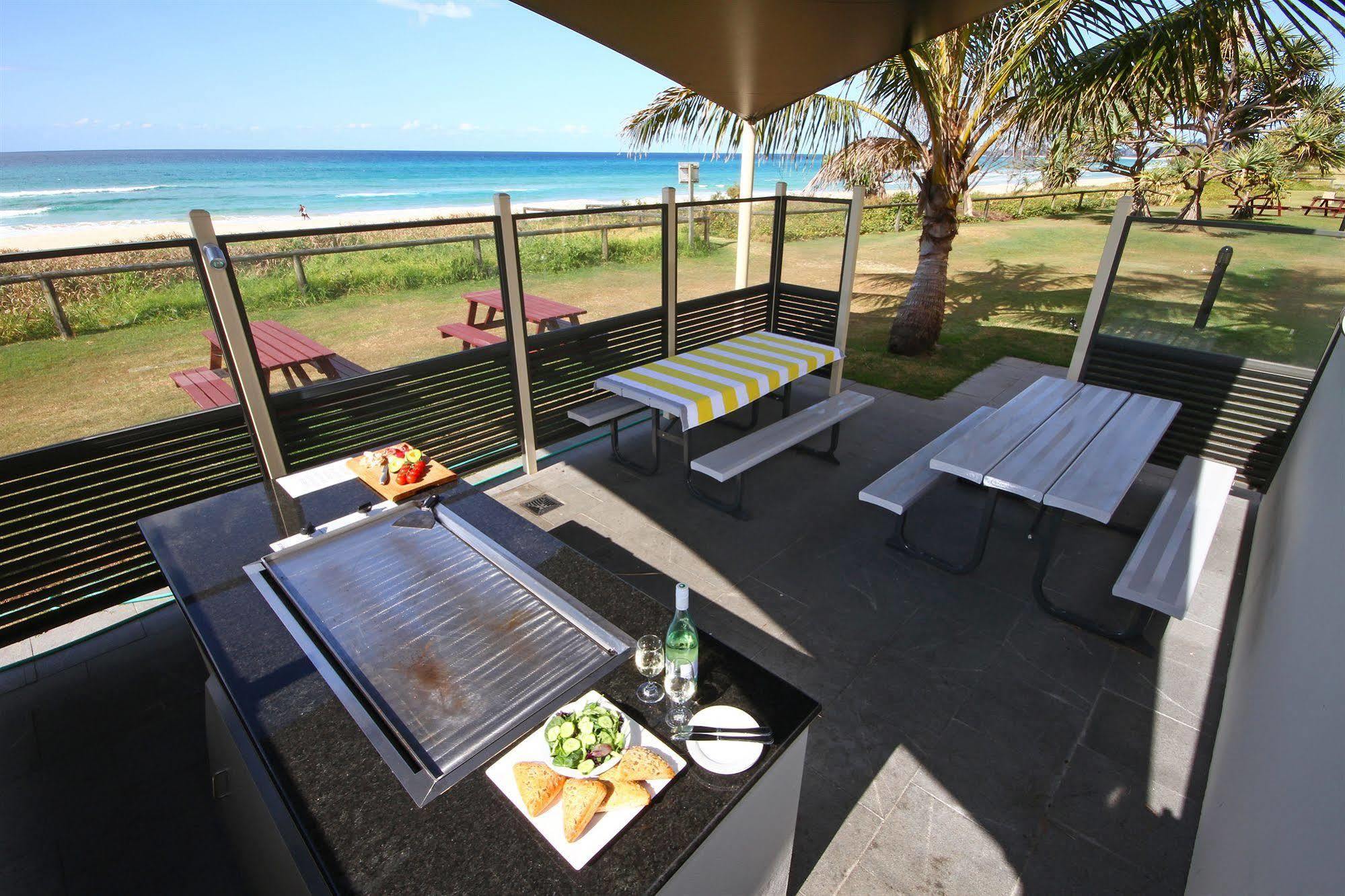 San Simeon Beachfront Apartments Tugun Gold Coast Bagian luar foto