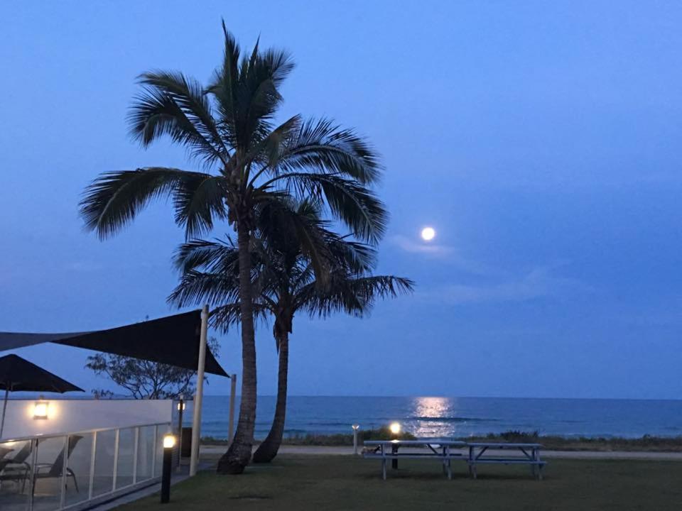 San Simeon Beachfront Apartments Tugun Gold Coast Bagian luar foto