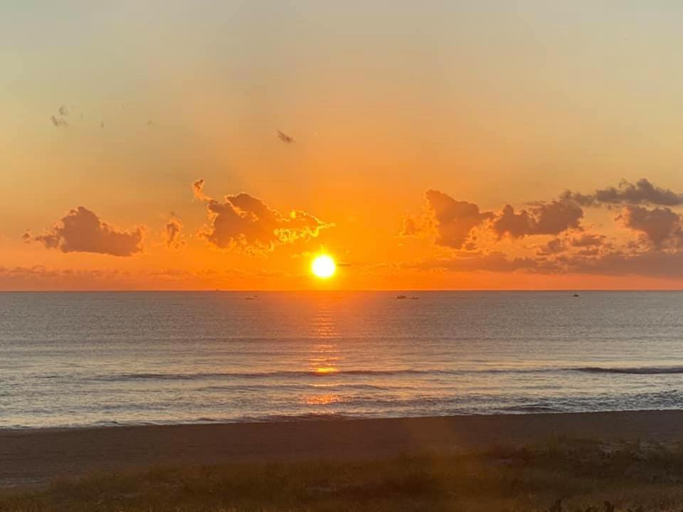 San Simeon Beachfront Apartments Tugun Gold Coast Bagian luar foto